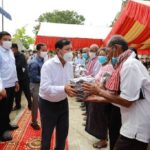 ក្រុមការងារស្រុកបាភ្នំ ចុះទៅថ្លែងអំណរគុណអ្នកបោះឆ្នោត នៅឃុំឈើកាច់