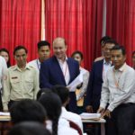 ការប្រឡងប្រជែងជ្រើសរើសគ្រូបង្រៀនអនុវិទ្យាល័យ ថ្ងៃចុងក្រោយ បានចាប់ផ្តើមនៅម៉ោង ១២ថ្ងៃត្រង់ ដោយមានបេក្ខជនចូលរួមសរុបទាំង២វេនជាង ៨ពាន់នាក់