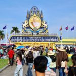 ថ្ងៃនេះព្រះរាជពិធីបុណ្យអុំទូក បណ្តែតប្រទីប និងសំពះព្រះខែ អកអំបុក ឈានចូលមកដល់ថ្ងៃទី២ហើយ ដែលថ្ងៃនេះពិសេសមានពិធីសំពះព្រះខែ និងអកអំបុក នៅពេលរាត្រីផងដែរ