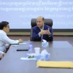 ឆ្លៀតពេលពីការបំពេញការងារដ៏មមារញឹក ឯកឧត្តមឧបនាយករដ្ឋមន្រ្តី ហ៊ុន ម៉ានី រដ្ឋមន្ត្រីក្រសួងមុខងារសាធារណៈ និងជាប្រធានគណៈកម្មការរៀបចំការប្រឡងប្រជែង បានអញ្ជើញពិនិត្យដំណើរការកែសន្លឹកកិច្ចការបេក្ខជននៃការប្រឡងប្រជែងជ្រើសរើសមន្ត្រីរាជការ នៃអគ្គនាយកដ្ឋានពន្ធដារ ឱ្យចូលបម្រើការងារក្នុងក្របខណ្ឌក្រសួងសេដ្ឋកិច្ច និងហិរញ្ញវត្ថុ (វិញ្ញាសាសរសេរលើកទី២)